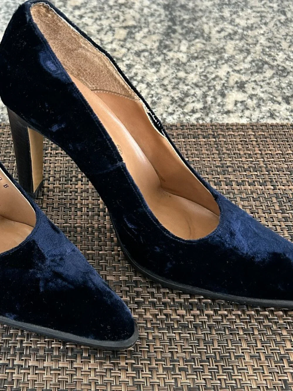 Navy Blue Velvet Pointed Toe Heels | Women's Size 8 | EXCELLENT CONDITION